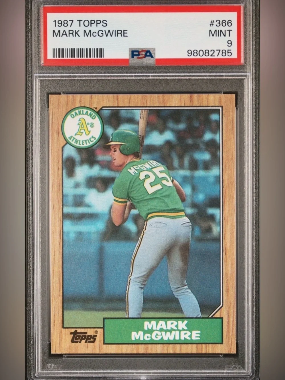 Topps Mark McGwire 1987 Baseball ROOKIE Card.    PSA 9